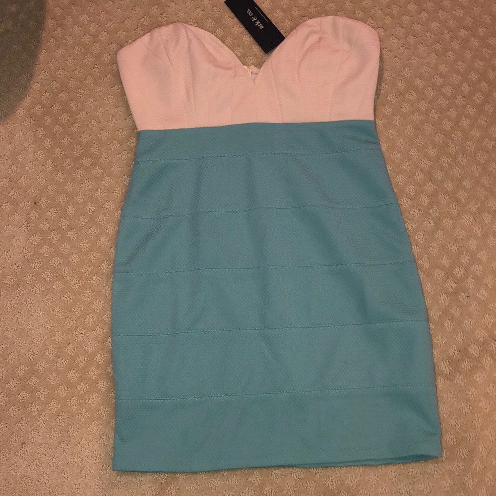 Strapless, never worn dress